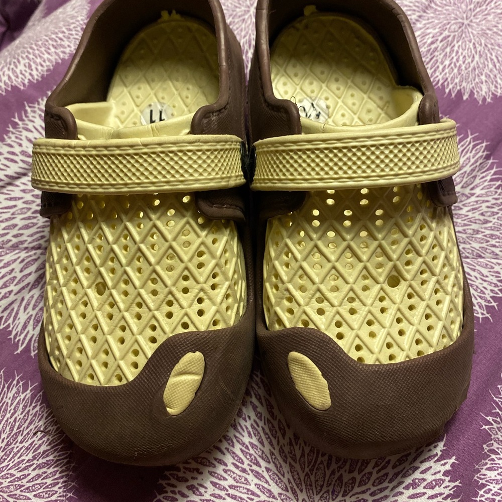 Kids crocs